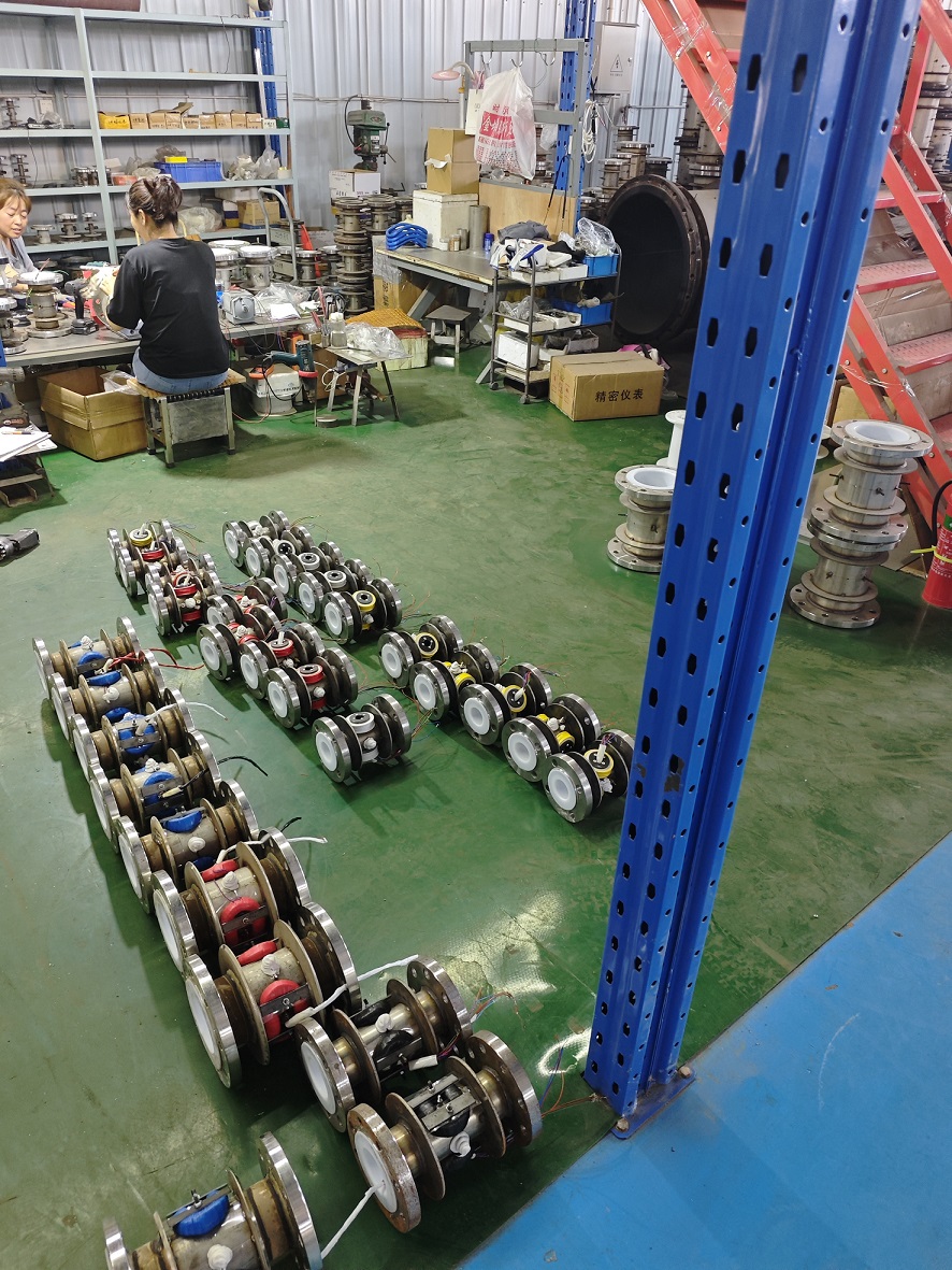 Precision Assembly Underpins Quality: Batch of Electromagnetic Flowmeters Complete Electrode‑Mounting and Enter Commissioning Phase